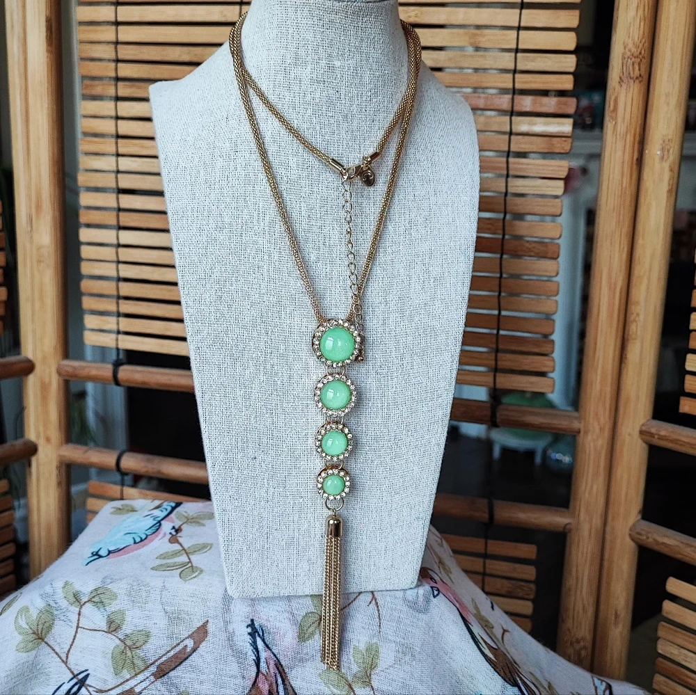 Charming Charlie Mint Green Jadeite Gold Tone Tube Mesh Statement Necklace NWOT